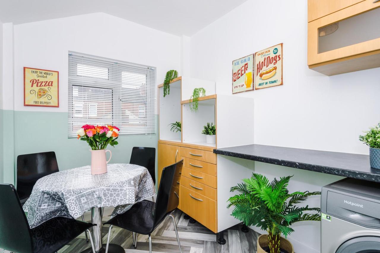 Harley House - Spacious Home With Free Netflix & Parking By Rocketbnb Coventry Esterno foto